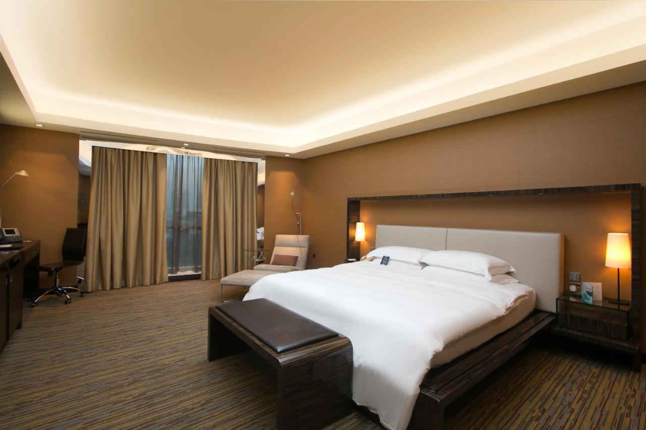 Radisson Blu Hotel, Dubai Media City מראה חיצוני תמונה